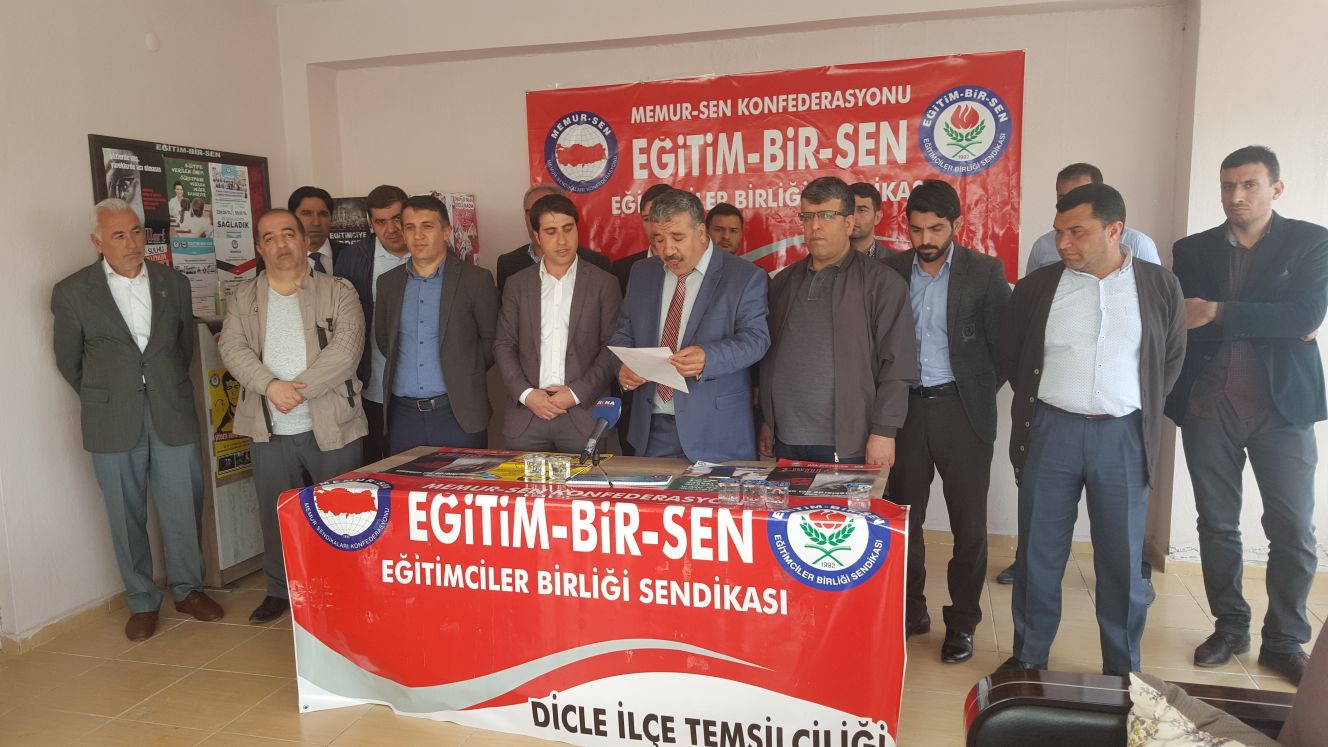 Dicle Eğitim-Bir-Sen'den Basın Açıklaması