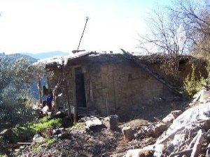 Dicle Kaymakamlığı'ndan evlerin onarımı için yardım