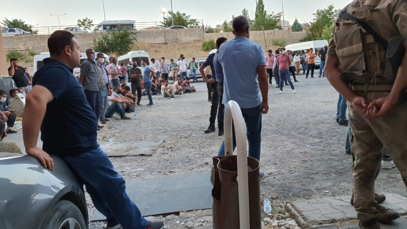 Ergani ‘de serinlemek için sulama kanalına giren iki kişi boğuldu
