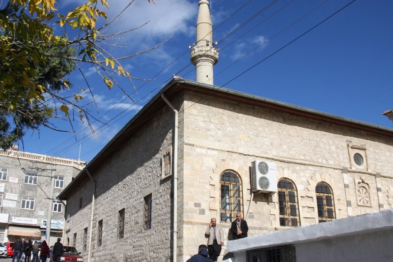 Ergani'de cuma namazıyla ibadete açılacak yerler