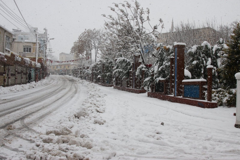 Ergani'de kar temizleme çalışması