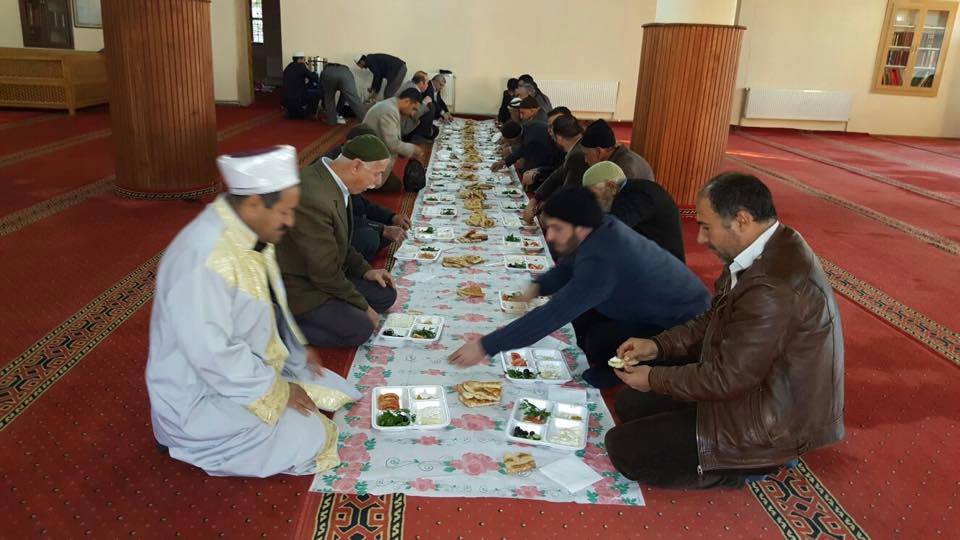 Ergani Cami-i Kebirde sabah namazı buluşması