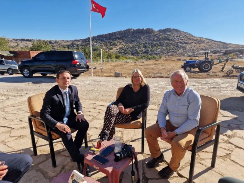 Kaymakam Ulusoy, Alman  Turistlere  Ergani’yi Tanıttı