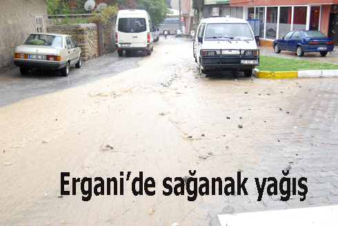 Erganiç™de sağanak yağış