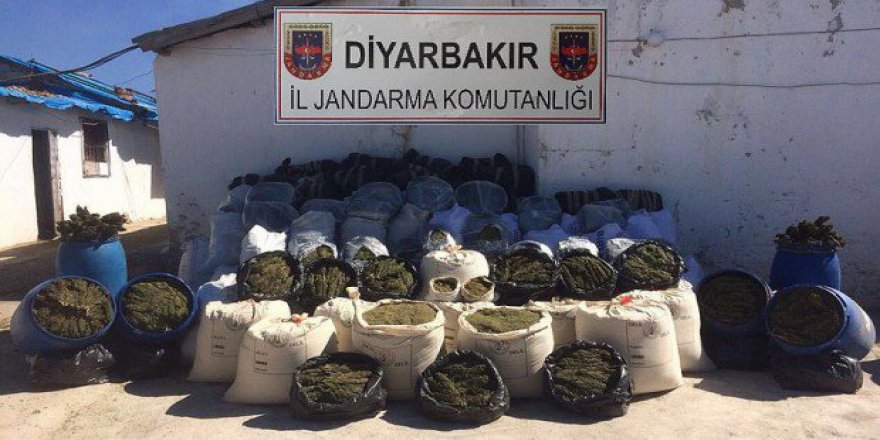 Diyarbakır'da uyuşturucu operasyonunda 390 kilo esrar ele geçirildi