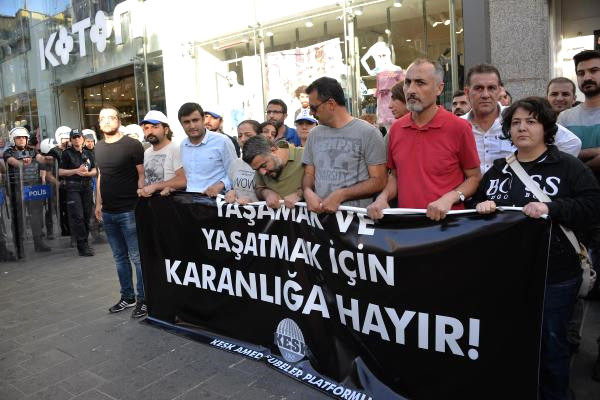Diyarbakır'da izinsiz Açıklamaya Polis Müdahalesi: 30 Gözaltı