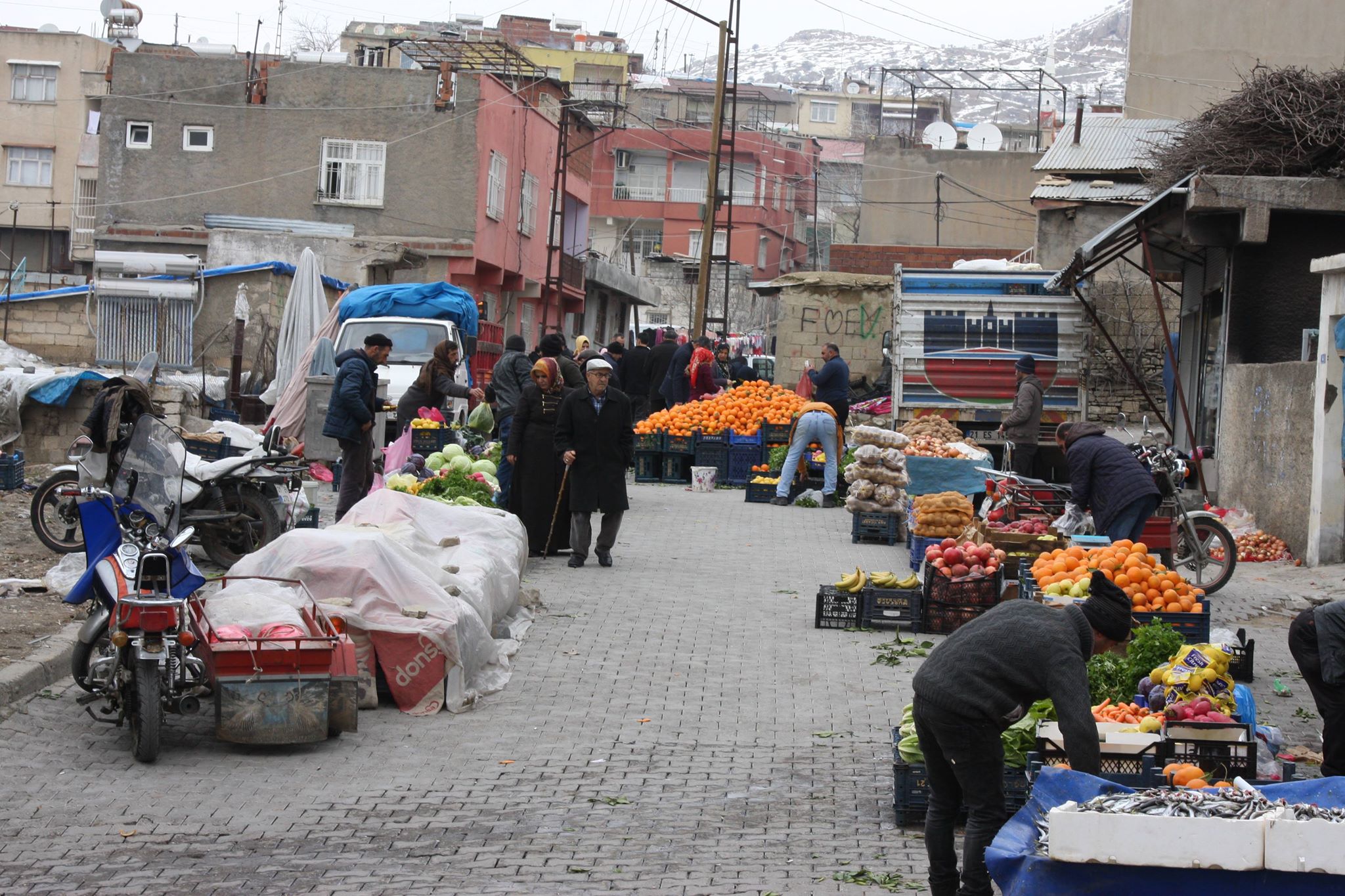 'Pazarda Her Şey Ateş Pahası'