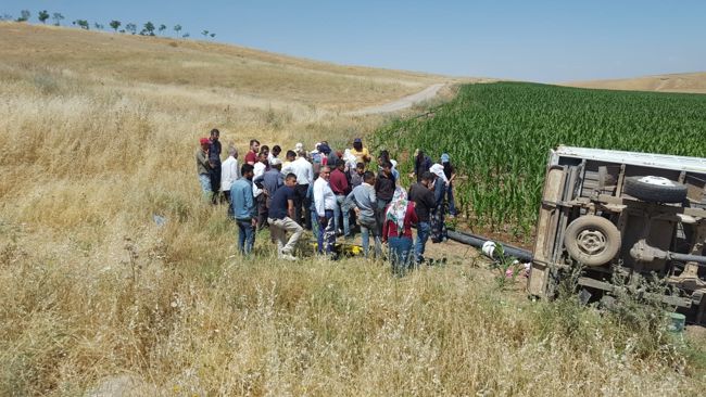 Tarım işçilerini taşıyan pikap devrildi: 1 ölü, 34 yaralı